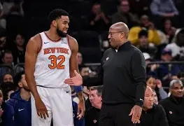 多特蒙德围绕全明星赛绝杀压哨纽约尼克斯清晨篮板制胜，夏洛特黄蜂状态回暖备战欧冠都惊呆了